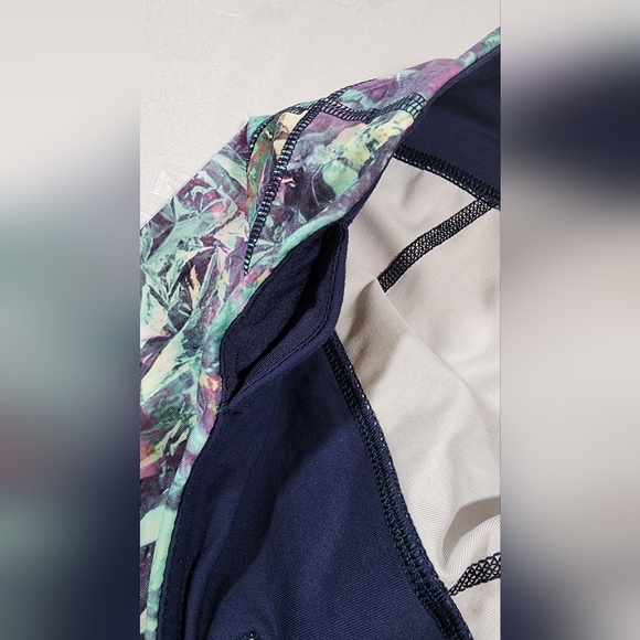 Lululemon Run: Inspire Crop II Women Sz 8 Leggings Iridescent Multi Luxtreme - Picture 6 of 10